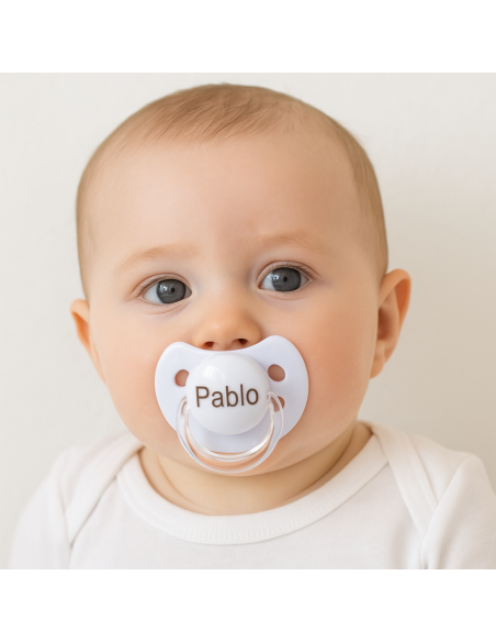 Canastilla con chupón personalizado y complementos | Regalo ideal para recién nacido