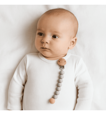 Pastel de Pañales con Albornoz, Maletita y Chupón | Regalo Especial para Bebé