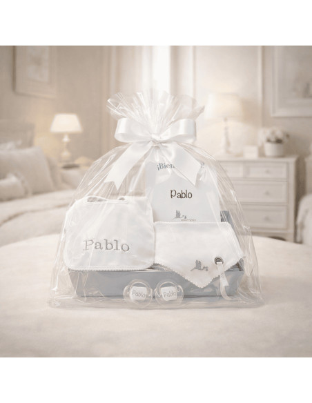 Kit Baberos y Chupones Personalizados | Canastillas bebé