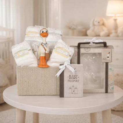 Pastel de pañales con mordedor Nicky | Regalo tierno y útil para bebé 2