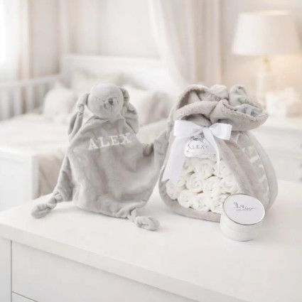 Tarta de Pañales con Doudou | Regalo para Bebé Ideal y Funcional 2